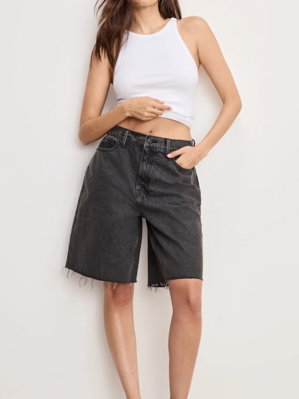 NWOT Good American GOOD EXTREME BARREL SHORTS sz 15